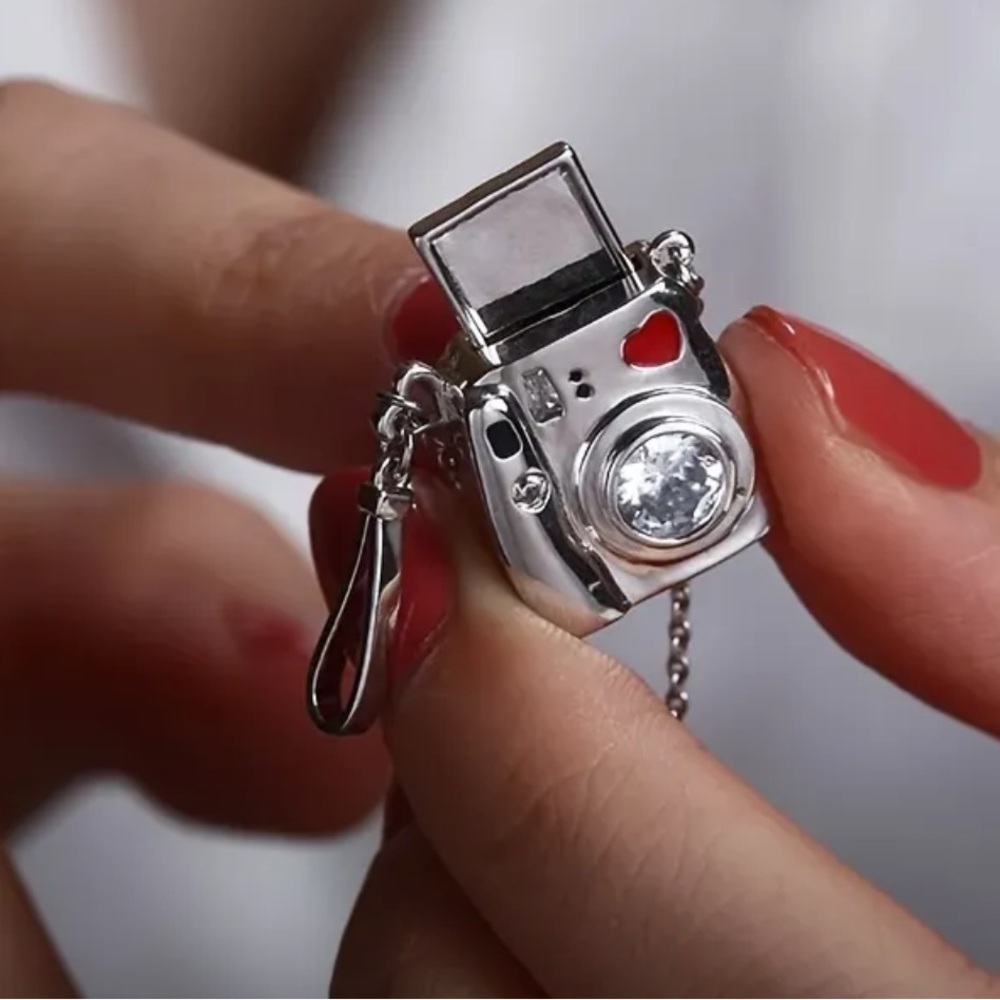 NEW! Unique Red Camera Pendant Necklace |Heart Charm 📸 B0-29 - Picture 2 of 8